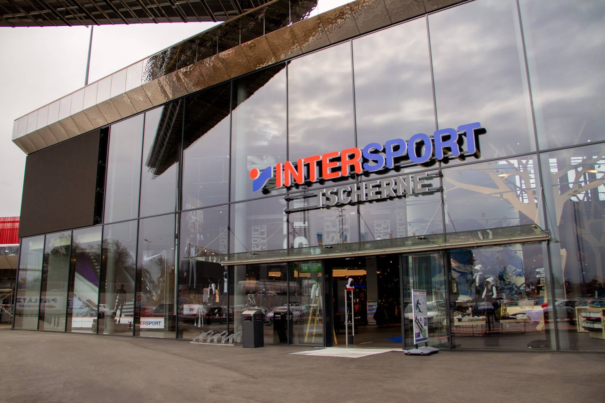 Murexin Referenz Intersport Graz, Außenansicht